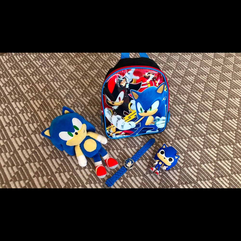 SOLD Sonic accessories